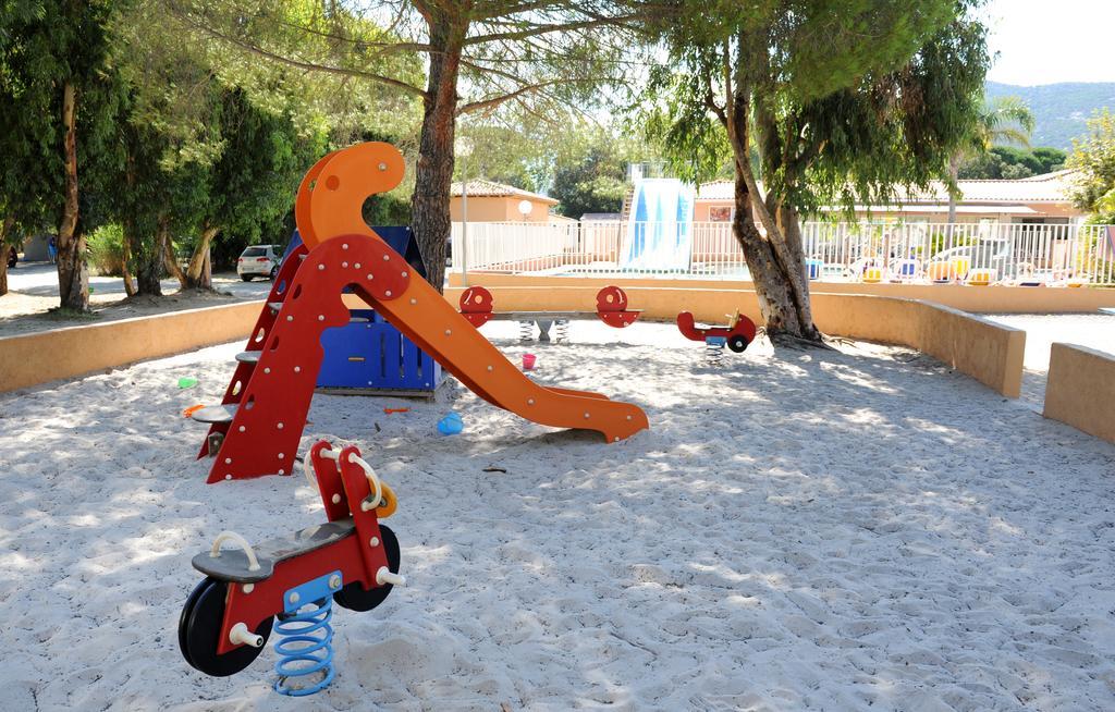 Camping Les Castors Calvi  Eksteriør billede